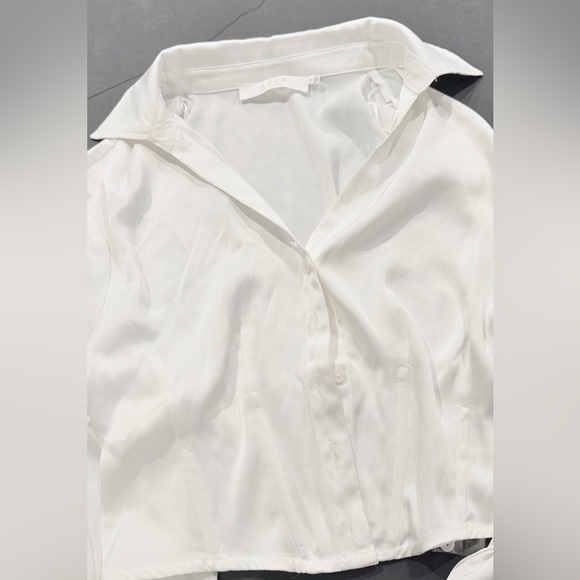 Astr Classic White Button Down Shirt - Picture 3 of 16